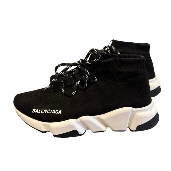 Balenciaga Black and White Speed Trainers - Picture 2 of 9
